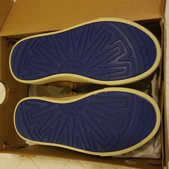 UGG T Jayes Sneakers Size 11 - Picture 4 of 4